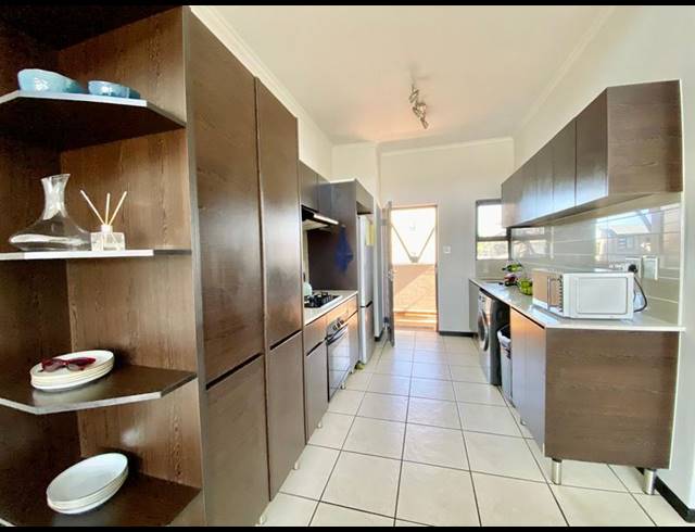 2 BEDROOM TOWNHOUSE FOR SALE IN OAKDENE